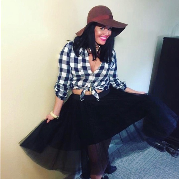 Meet Your Posher, Mel - Picture 2 of 10